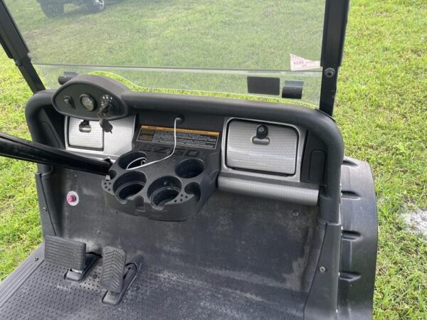 2019 E‑Z‑GO RXV golf cart - Image 5