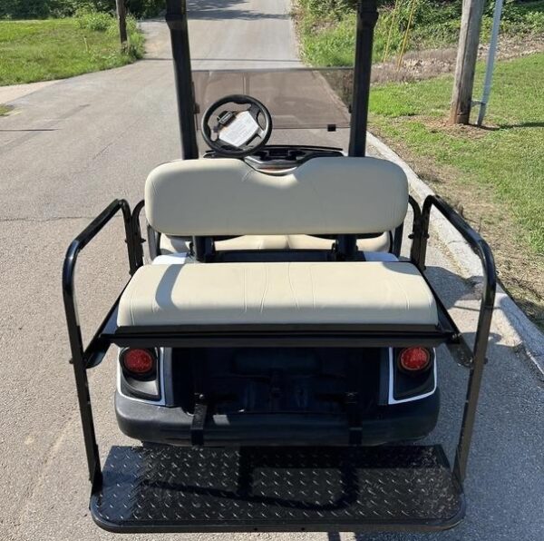 2023 Yamaha Drive2 QuieTech EFI Gas Golf Cart – White - Image 7
