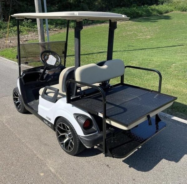 2023 Yamaha Drive2 QuieTech EFI Gas Golf Cart – White - Image 6